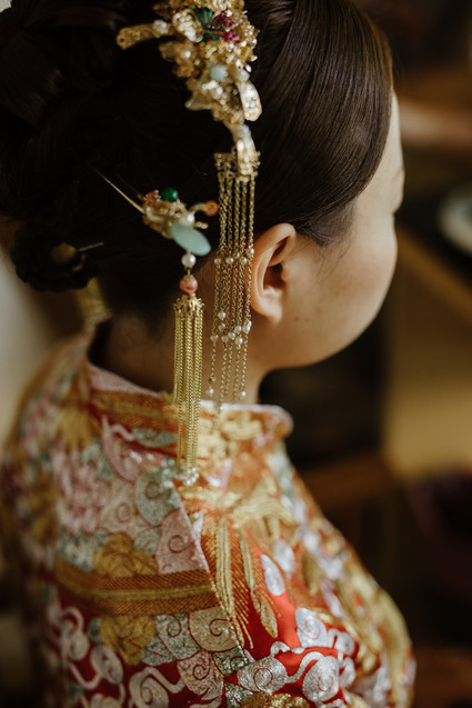 Tropical fall wedding in Thailand with rust and peachy accents