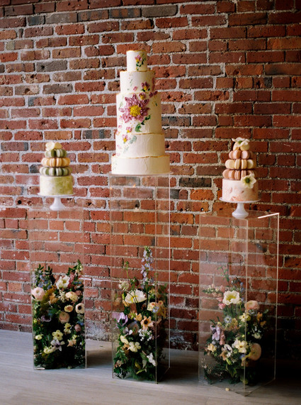 Modern wedding cakes