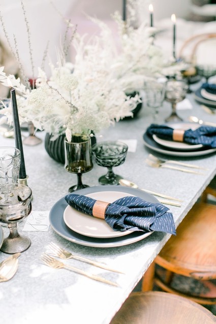 Game of Thrones wedding vibes in this darkly elegant dinner party