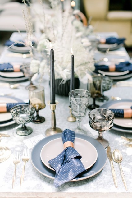 Game of Thrones wedding vibes in this darkly elegant dinner party
