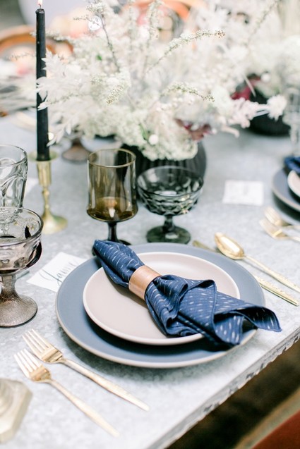 Game of Thrones wedding vibes in this darkly elegant dinner party