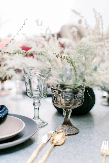 Game of Thrones wedding vibes in this darkly elegant dinner party