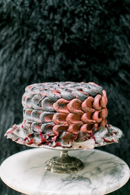 Game of Thrones wedding vibes in this darkly elegant dinner party