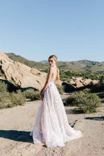 Boho bridal vibes at Vasquez Rocks