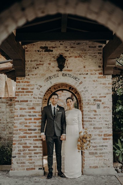 Minimal modern fall wedding at Hummingbird Nest Ranch with ALL dried flowers