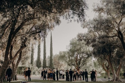 Minimal modern fall wedding at Hummingbird Nest Ranch with ALL dried flowers