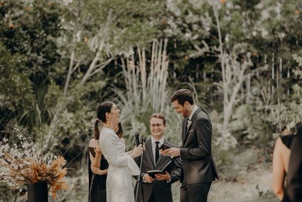 Minimal modern fall wedding at Hummingbird Nest Ranch with ALL dried flowers