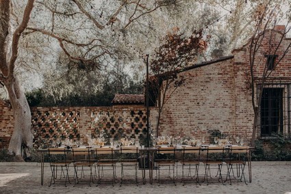 Minimal modern fall wedding at Hummingbird Nest Ranch with ALL dried flowers