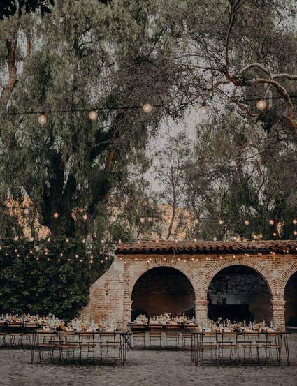 Minimal modern fall wedding at Hummingbird Nest Ranch with ALL dried flowers