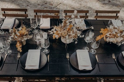 Minimal modern fall wedding at Hummingbird Nest Ranch with ALL dried flowers