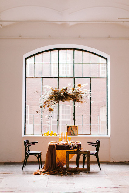 Delicate earth tone fall wedding ideas with dried flowers and lots of white