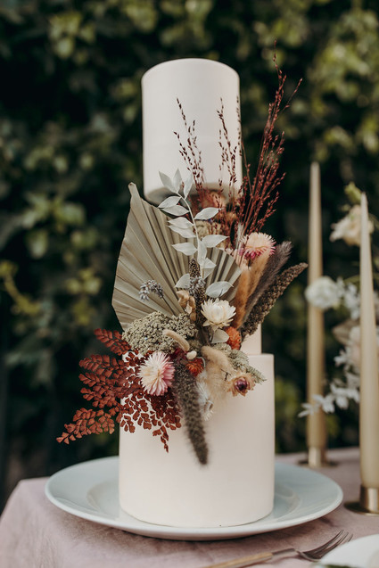 Modern wedding cake