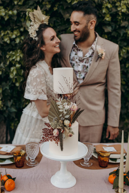 Modern wedding cake