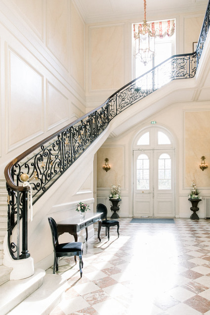 How to plan a Paris destination wedding at a French chateau