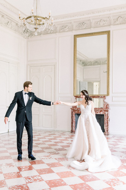 How to plan a Paris destination wedding at a French chateau