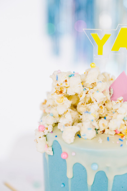 Confetti popcorn cake