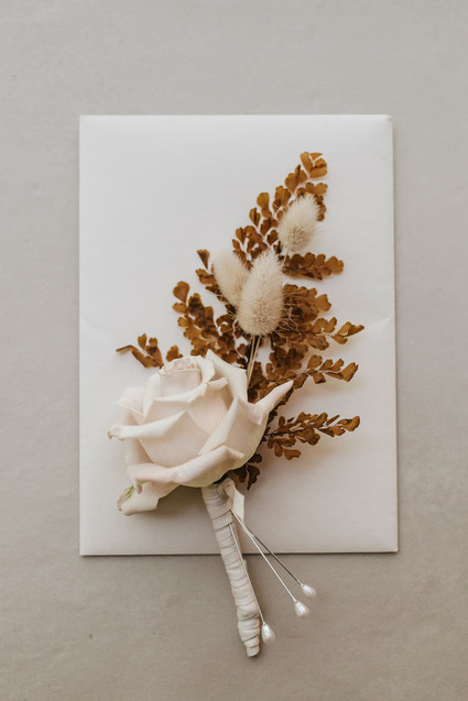 Earth tone wedding flowers