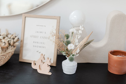 warm baby shower with dried florals