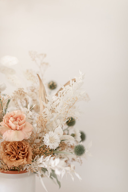 summer baby shower with dried florals