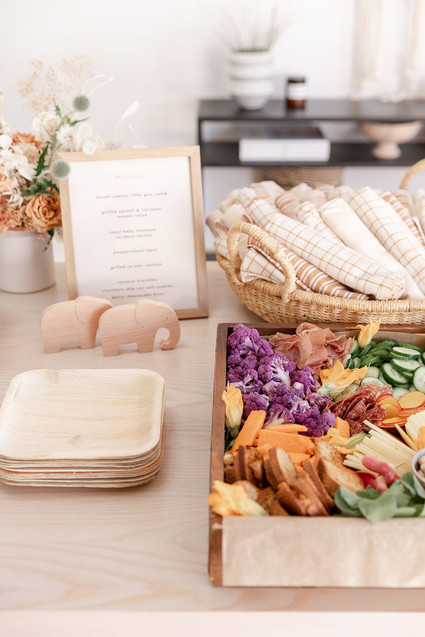 summer baby shower with dried florals