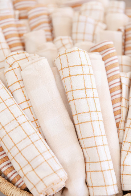 summer baby shower with dried florals