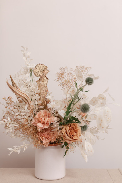 summer baby shower with dried florals