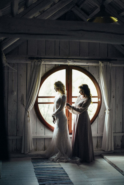 Rustic summer barn wedding