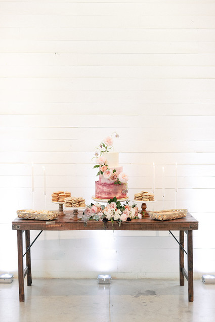 Floral wedding cake