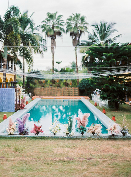 Dyed florals for wedding