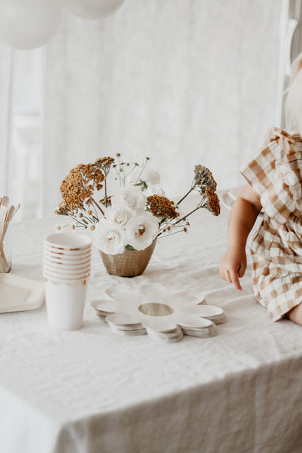 Quincy Maeâ€™s daisy inspired 2nd birthday from Kelli Murray Inspiration
