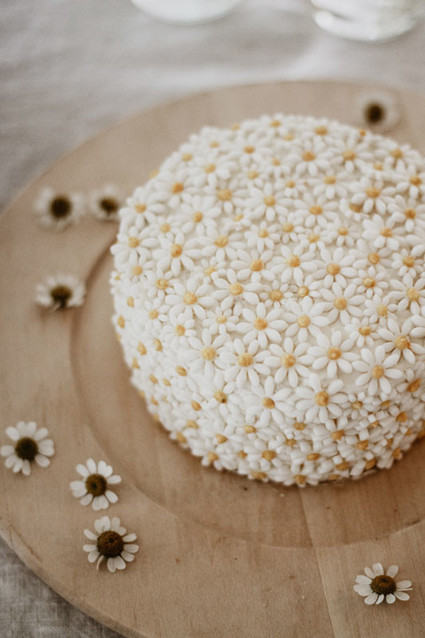 Daisy birthday cake