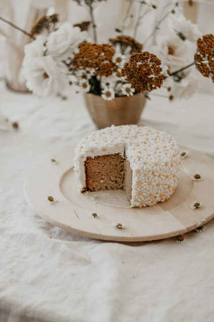 Daisy birthday cake