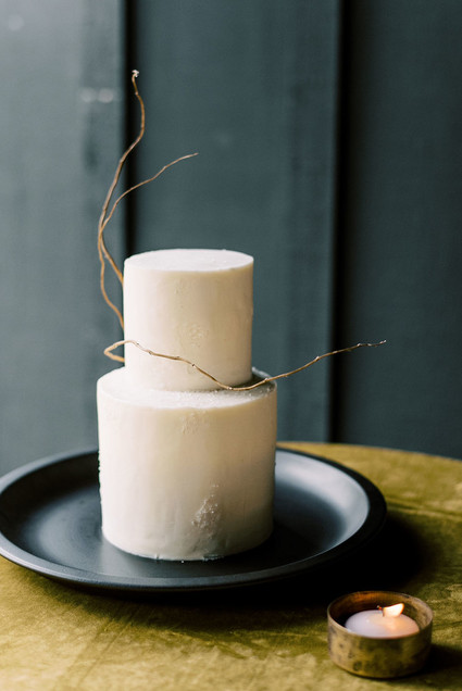 Minimalist wedding cake