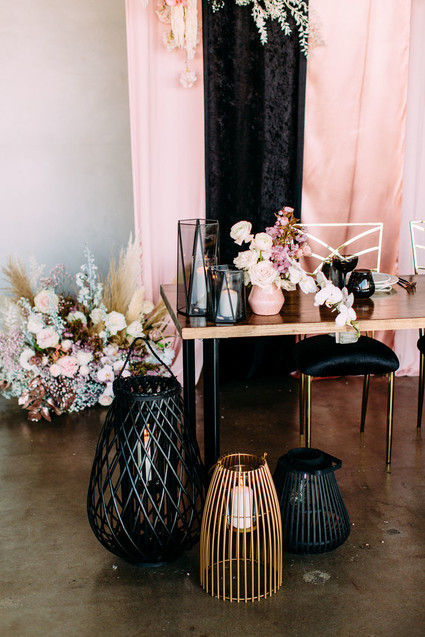 Acrylic pink + black + gold wedding decor