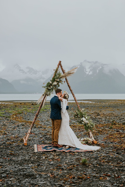 Rainy day Alaska wedding for The Bus & Us Inspiration