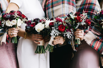 A wintery library wedding with the most magical reception / George Peabody Library