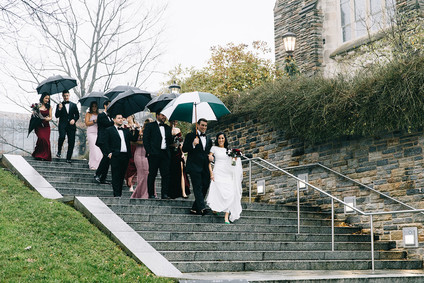 A wintery library wedding with the most magical reception / George Peabody Library