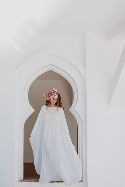 Tropical bridal headpiece with orchids
