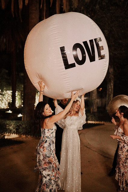 modern wedding decor