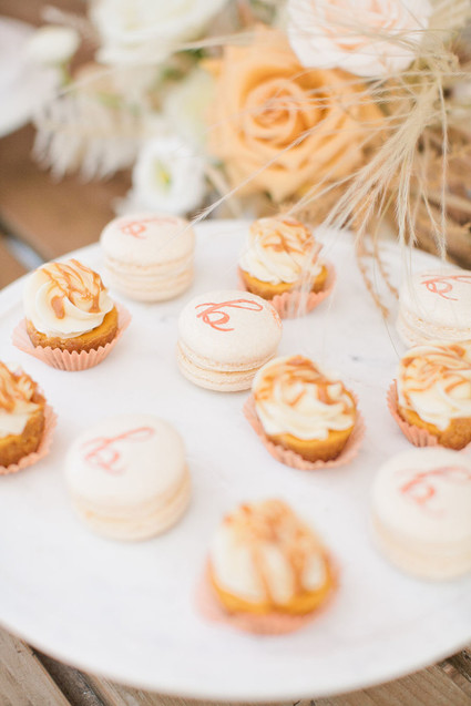 baby shower macarons