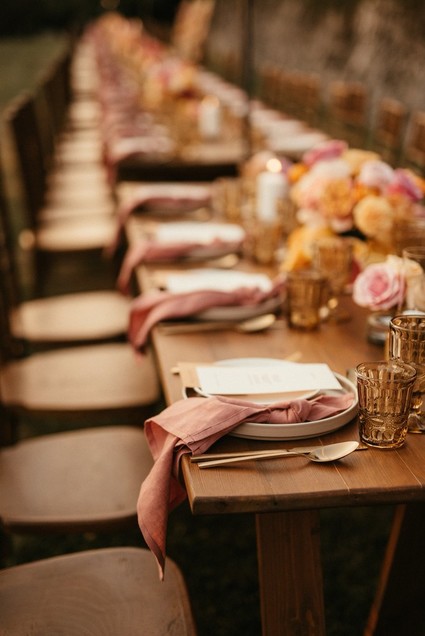 Coral and peach tablescape