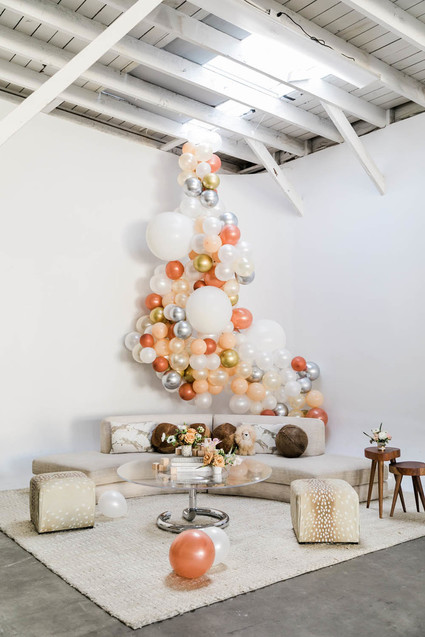 baby shower balloon installation