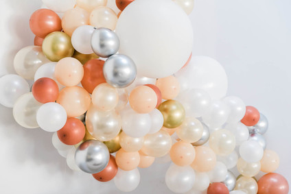 baby shower balloon installation