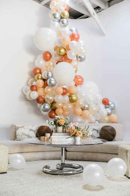 baby shower balloon installation