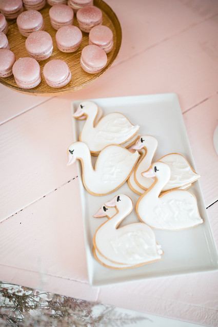 swan themed sugar cookies