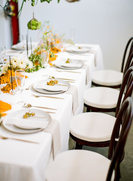 modern minimalist tablescape