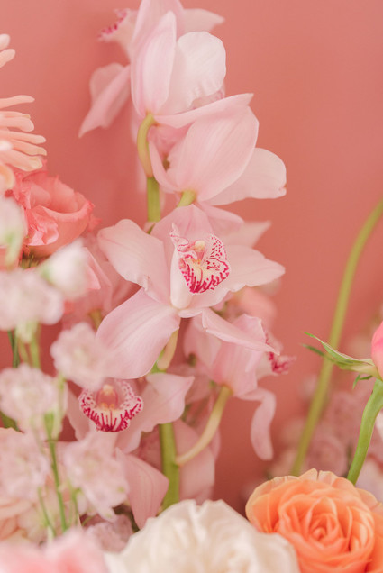 modern pink wedding flowers