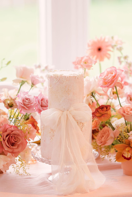 elegant wedding cake