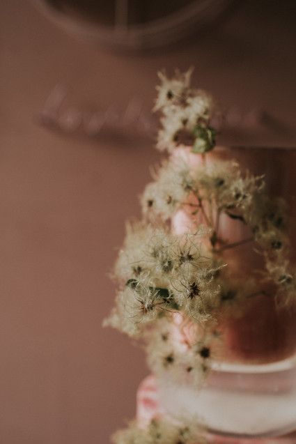 dried flower wedding cakes