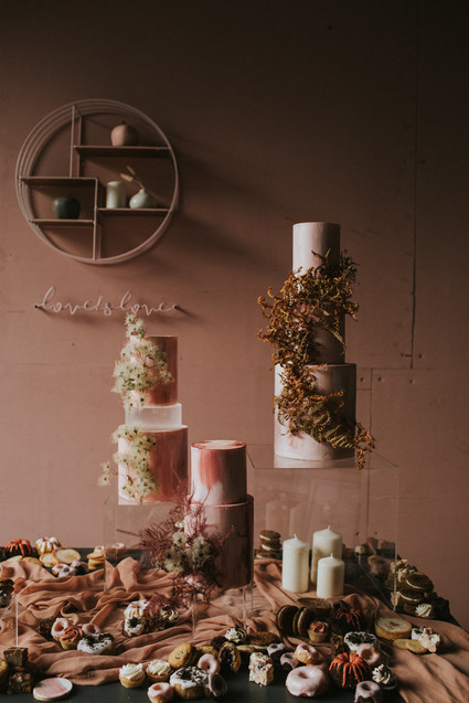 dried flower wedding cakes